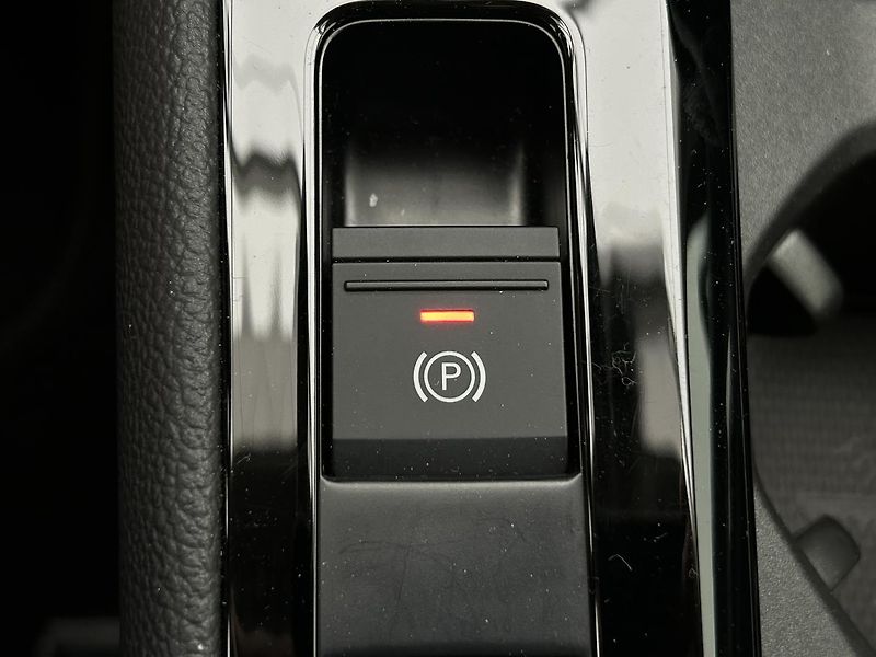 Škoda Superb 2.0 TDI L & K - fotka 19 z 33