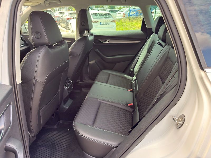 Škoda Karoq (2019) STYLE 4X4 SCR TDI 2.0/140KW 7D - fotka 17 z 27
