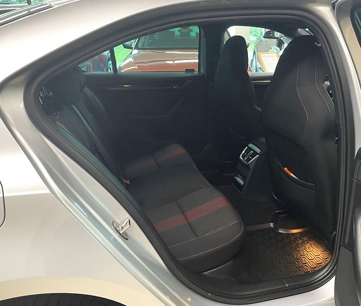 Škoda Octavia 1,5TSI Style Sport, ČR, 1.MAJ. - fotka 12 z 21