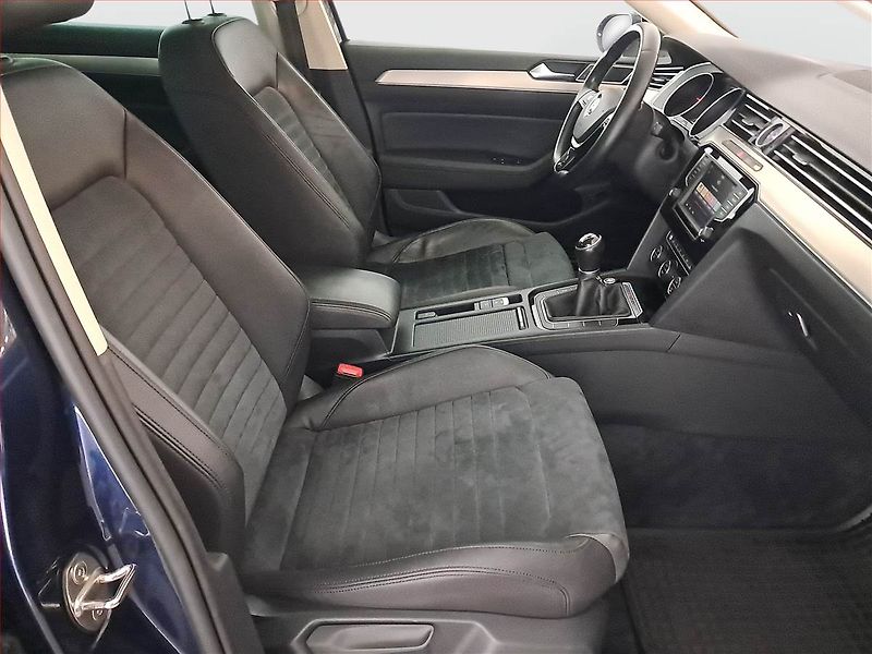 Volkswagen Passat (2015) 2.0 TDI, 4X4, Navi, Tempomat - fotka 9 z 18