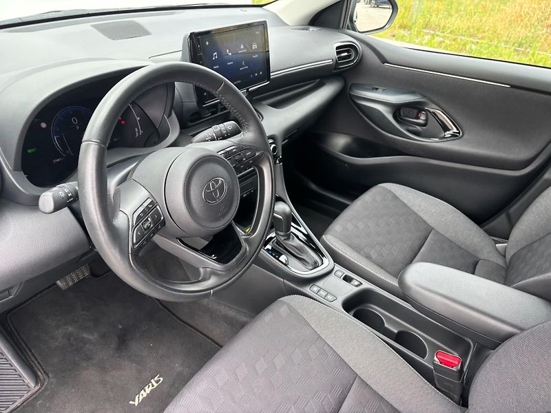 Toyota Yaris 1.5 HSD e-CVT Style - fotka 11 z 27