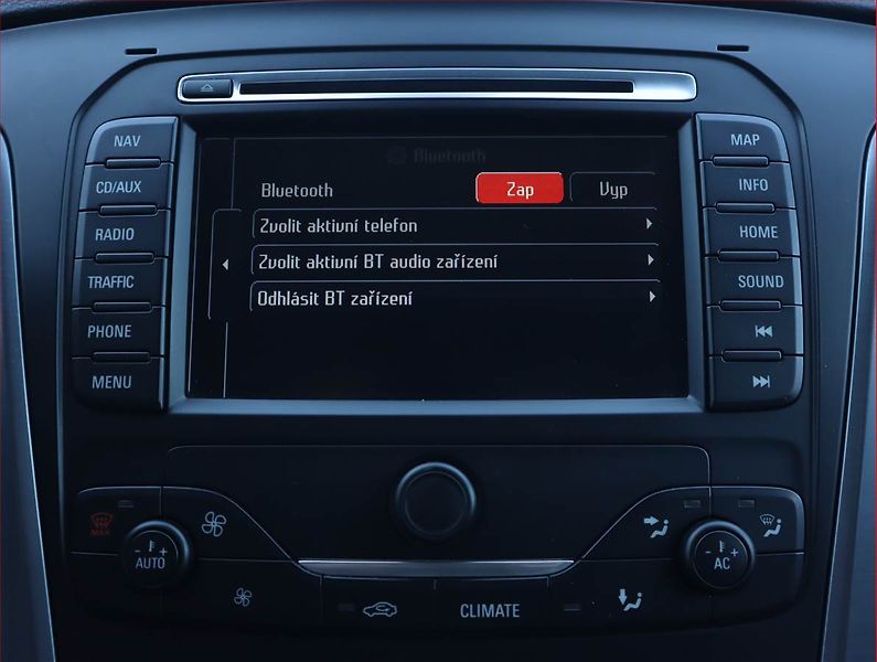 Ford Mondeo (2013) 2.0 TDCi, Automat, Navi - fotka 17 z 19