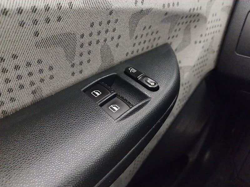 Škoda Fabia (2003) 1.4 16V, Serv.kniha, nová STK - fotka 15 z 16