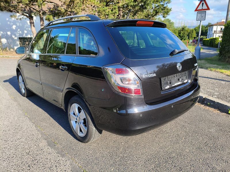 Škoda Fabia (2014) 1,2 TSI Style Fresh Combi - fotka 7 z 30
