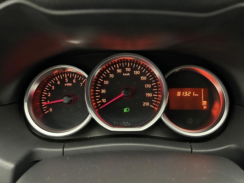 Dacia Duster 1.6 SCe Comfort - fotka 9 z 22