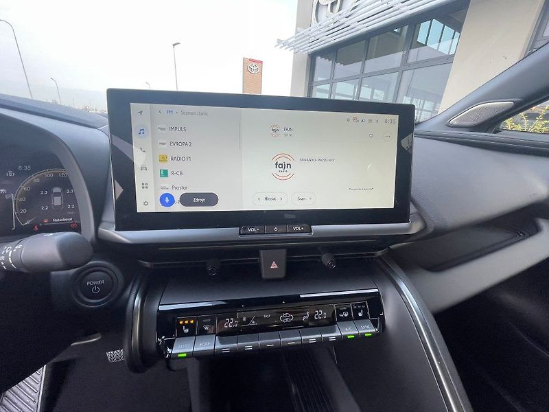 Toyota C-HR 2.0 Hybrid automat Tokio Editi - fotka 19 z 33