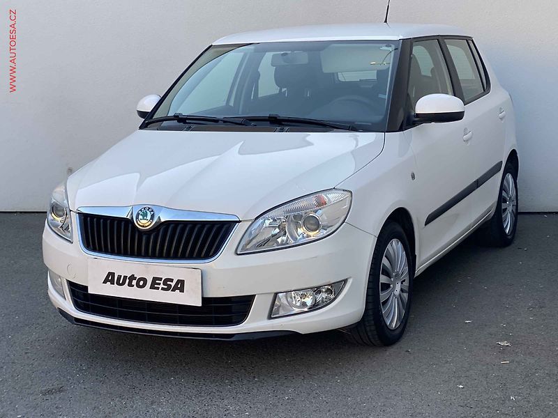 Škoda Fabia (2011) 1.2 TSi, Ambition, DSG, park - fotka 3 z 16