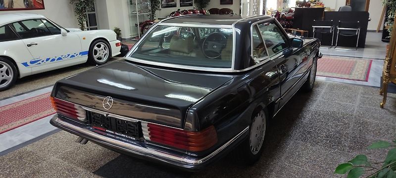 Mercedes-Benz SL (1986) R107 560 - fotka 5 z 23