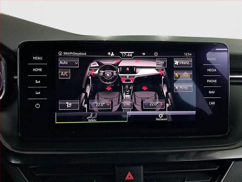 Škoda Kamiq (2019) 1.5 TSI, ČR,1.maj, Navi - fotka 16 z 21