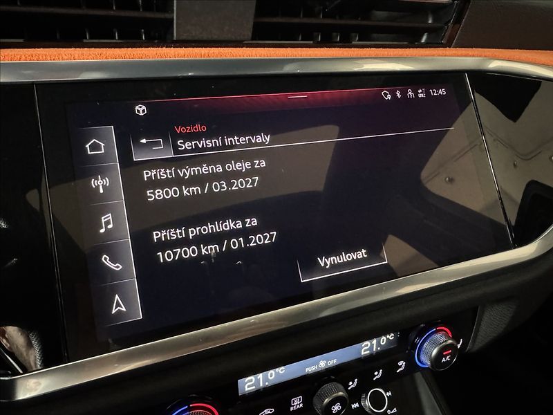 Audi Q3 2,0 TDi  S-Line Záruka LED Kam - fotka 34 z 45