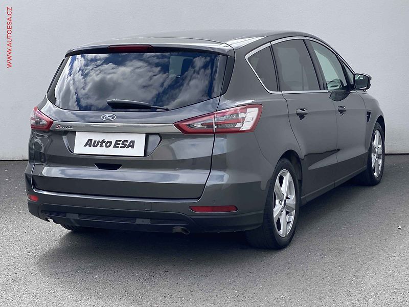 Ford S-MAX (2016) 2.0 TDCi, AC, bixen, navi - fotka 4 z 19