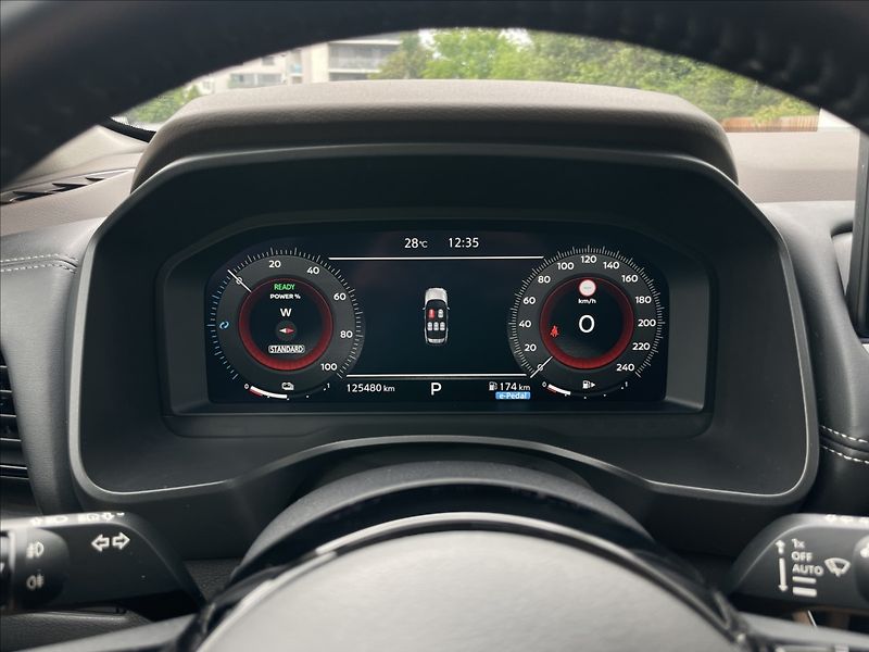 Nissan X-Trail 1,5 e-POWER e-FORCE AWD TEKNA+ - fotka 9 z 24