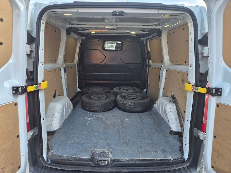 Ford Transit Custom 2,0 TDCi, CZ - fotka 10 z 19