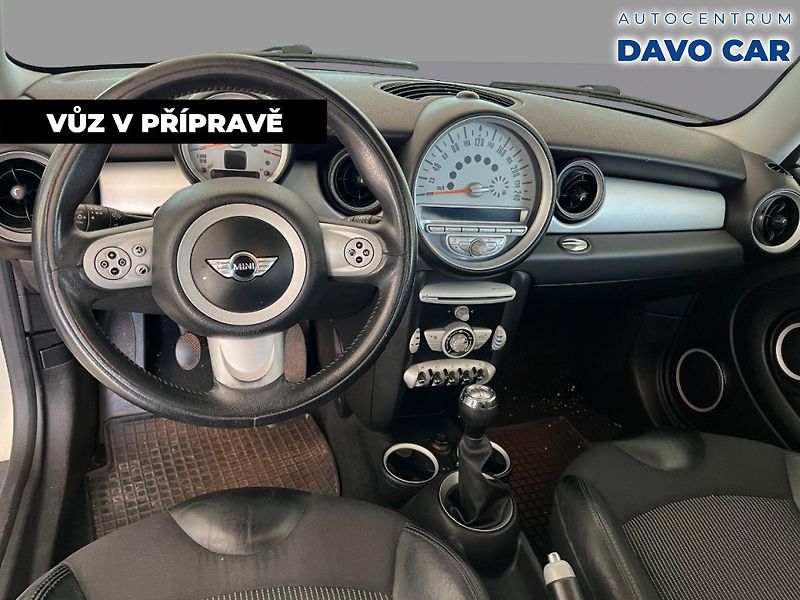 Mini Clubman 1,6 i 88kW Klima STK 05/2028 - fotka 5 z 12