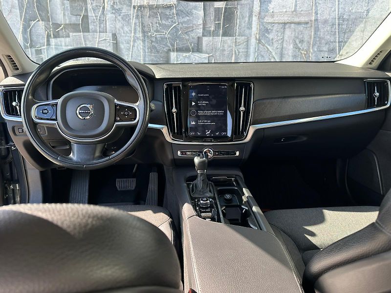Volvo V90 (2018) 2.0D, 140KW, CROSSCOUNTRY - fotka 14 z 25