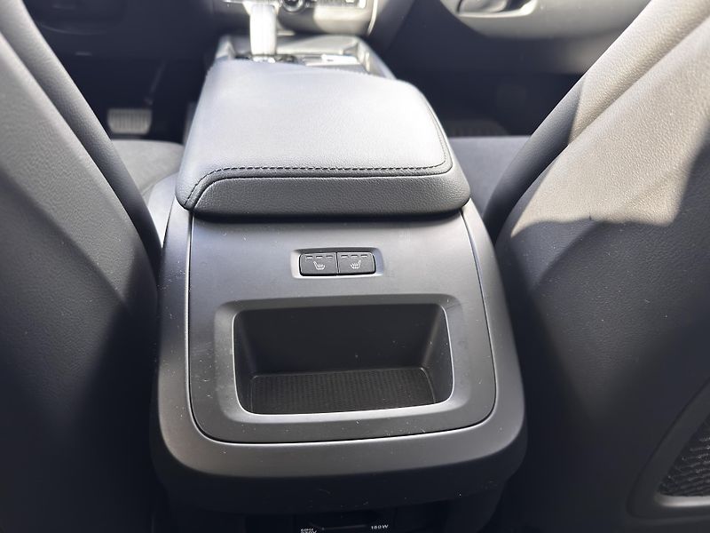 Volvo XC60 B5 AWD / ČR / 1. maj // výhřev - fotka 25 z 42