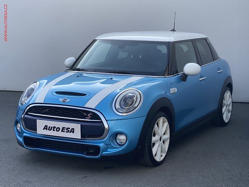 Mini Cooper S (2016) 2.0i, AT, LED - fotka 3 z 17