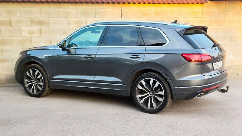 Volkswagen Touareg TSI 250kW R-LINE - fotka 5 z 33