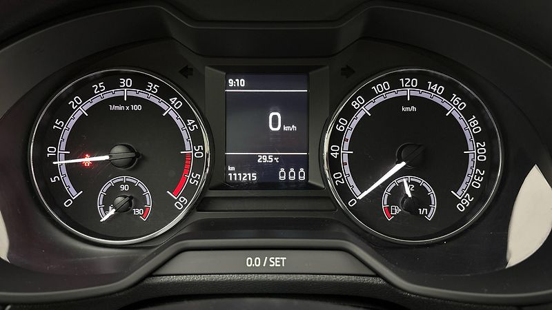 Škoda Octavia 1.6 TDI Ambition Combi - fotka 10 z 23