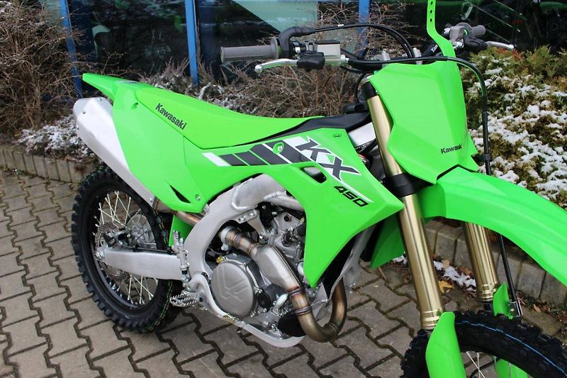 Kawasaki KX 450 F (2025) 2025 SLEVA - fotka 2 z 6