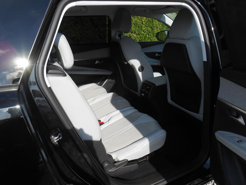 Peugeot 5008 Allure, Kůže,7míst - fotka 26 z 42
