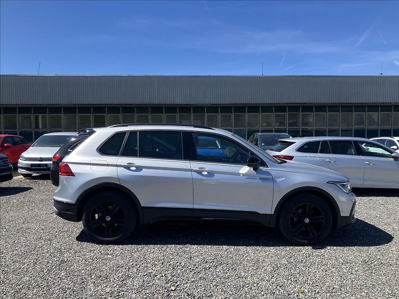 Volkswagen Tiguan 2,0 URBAN SPORT,4MOTION,TAŽNÉ - fotka 7 z 27