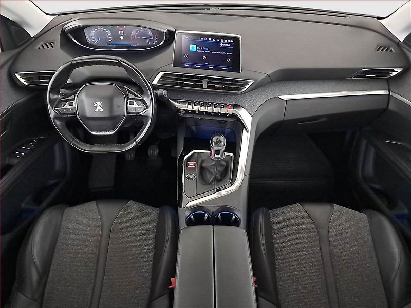 Peugeot 5008 (2019) Access PureTech 130, 7 míst - fotka 8 z 18