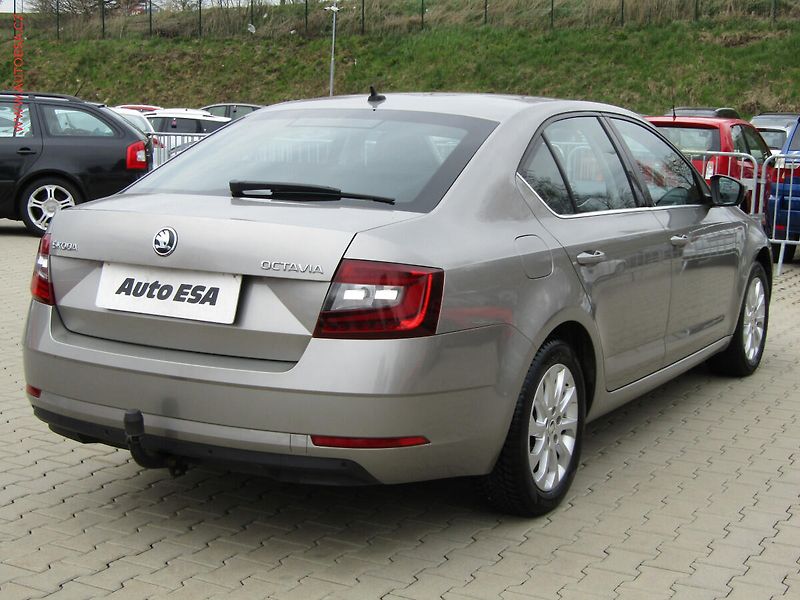 Škoda Octavia (2017) 1.6 TDi, 2.maj,ČR, Navi, LED - fotka 4 z 18