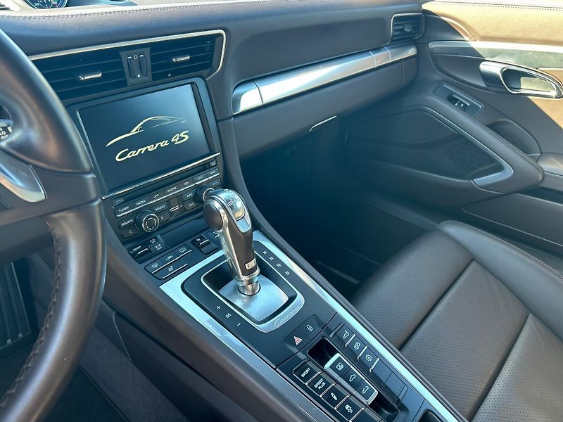 Porsche 911 4S - fotka 20 z 30