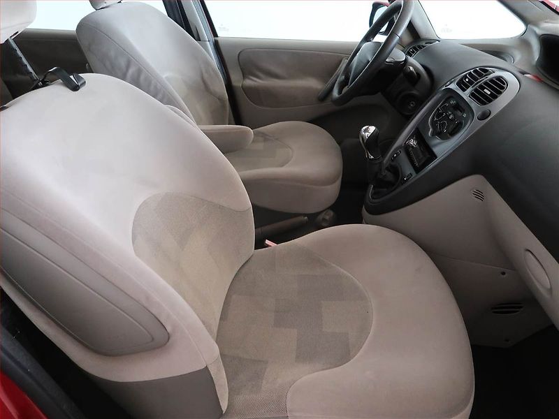Citroën Xsara Picasso (2005) 1.8 16V, po STK, Klima - fotka 9 z 14