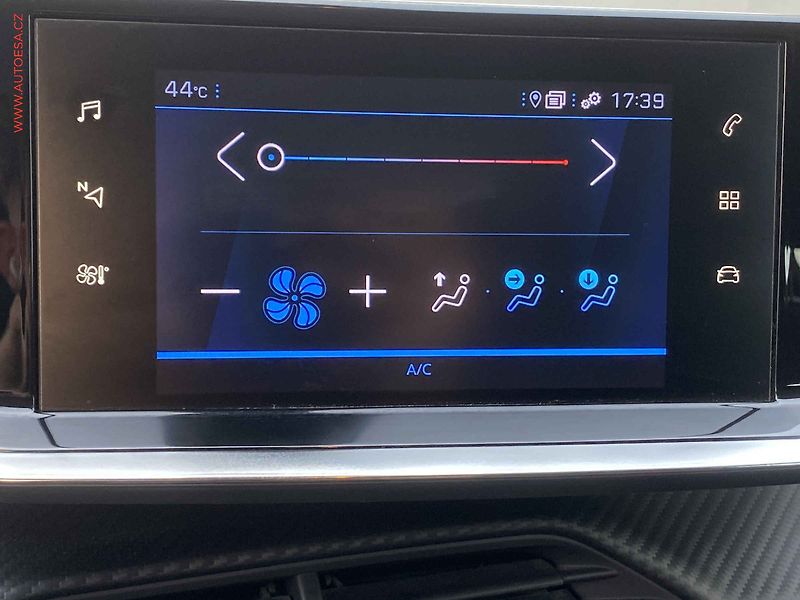 Peugeot 208 (2021) 1.2 PT, Allure, LED, navi - fotka 15 z 19