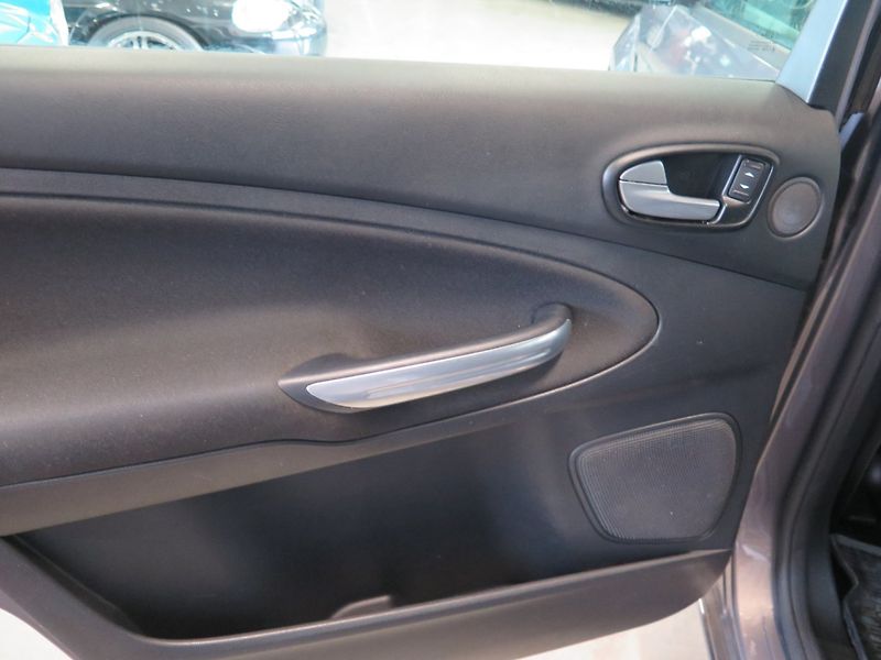 Ford S-MAX (2013) 2.0TDCi,navi,výhřev,tažné,STK - fotka 17 z 27