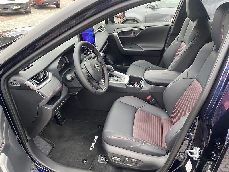 Toyota RAV4 2.5 Plug-in 185 Selection - fotka 13 z 23