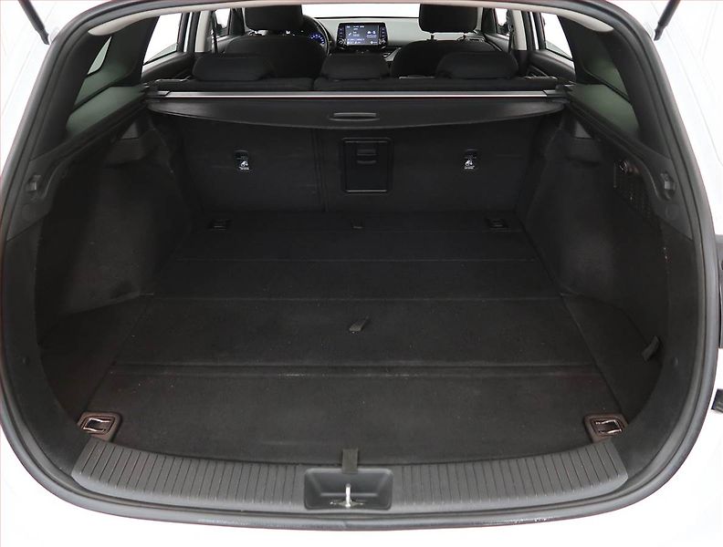 Hyundai i30 (2022) Smart 1.5 T-GDI MHEV - fotka 13 z 20