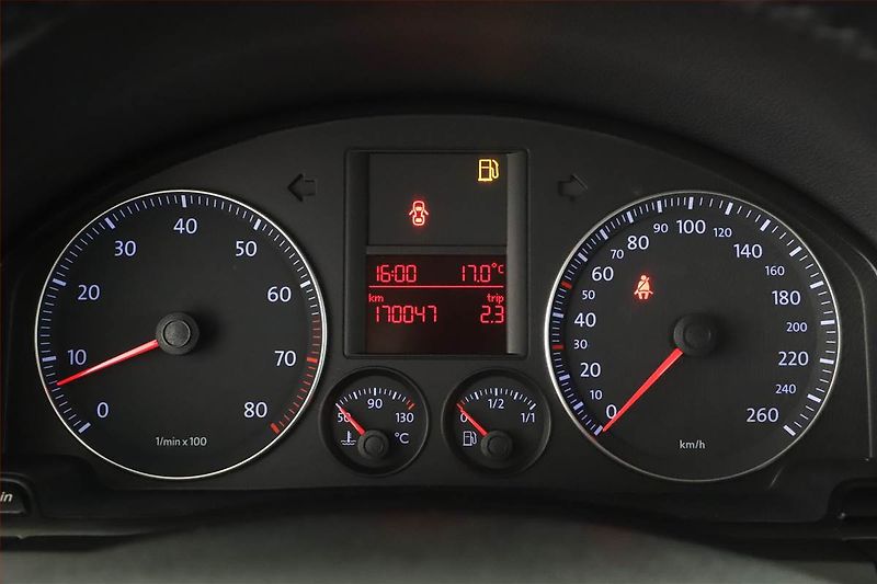 Volkswagen Jetta (2007) 1.6 - fotka 8 z 12