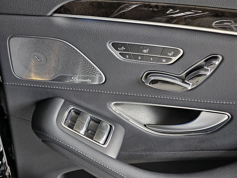 Mercedes-Benz Třídy S S350d 4Matic AMG Line - fotka 16 z 34