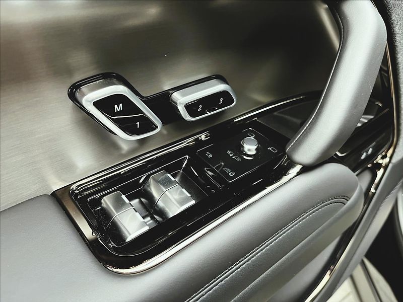 Land Rover Range Rover Sport (2026) 3,0 P460e DYNAMIC SE PHEV - fotka 14 z 36