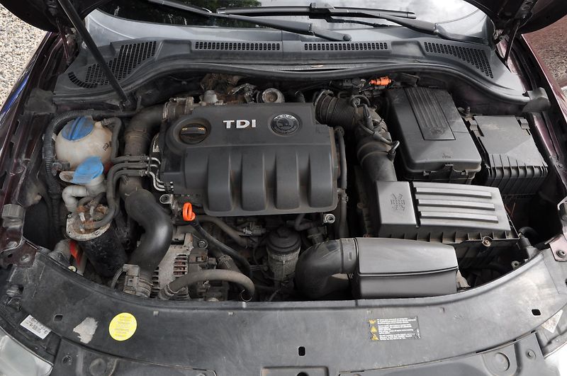 Škoda Superb II 2.0TDi 103kW Elegance  - fotka 10 z 20