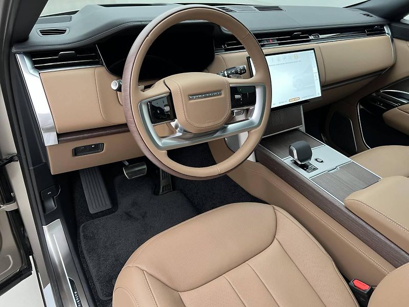 Land Rover Range Rover P460e AUTOBIOGRAPHY REZERVACE - fotka 3 z 61