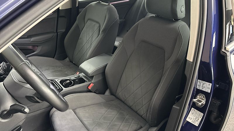 Volkswagen Golf 1.5 TSI DSG Style Variant - fotka 15 z 27