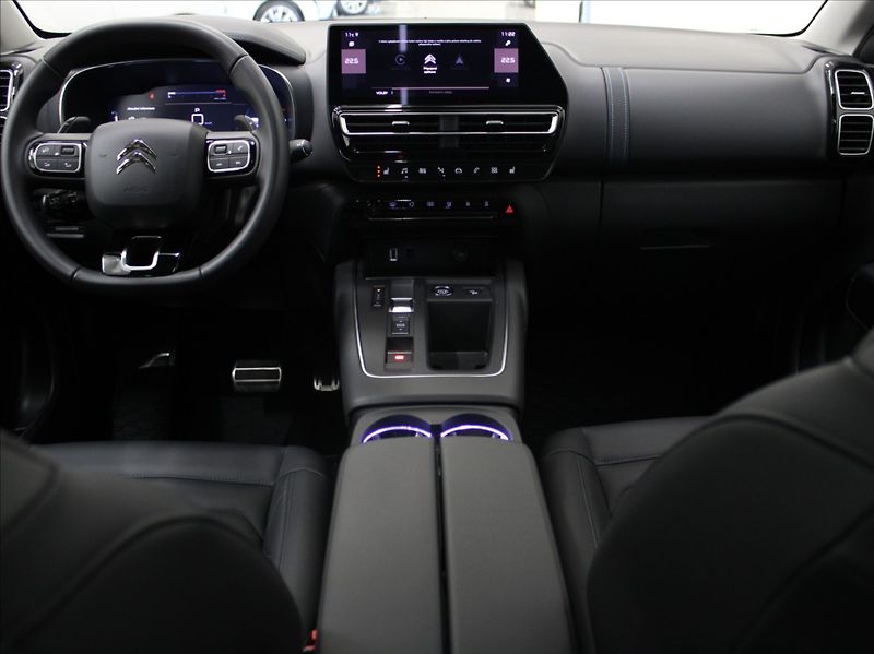 Citroën C5 Aircross 1,2 PT 96kW AT Shine PANO.ČR - fotka 8 z 27