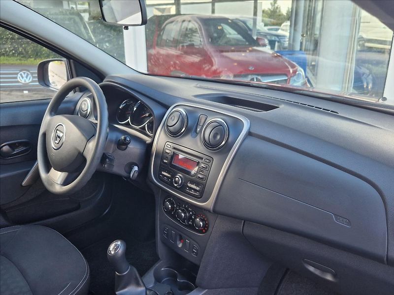 Dacia Logan 1,2 i 54kW SENZORY HEZKÝNÁJEZD - fotka 17 z 33