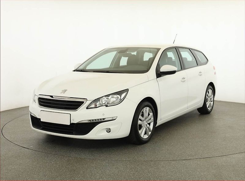 Peugeot 308 (2017) 1.2 PureTech, ČR,1.maj - fotka 2 z 16