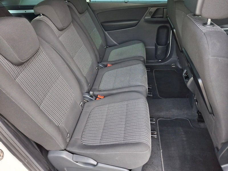 Seat Alhambra (2016) Style DSG 2,0TDi 135kW - fotka 15 z 35