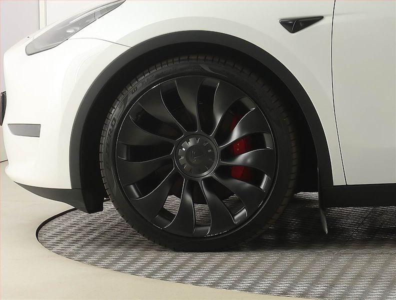Tesla Model Y (2023) Performance 79kWh, SoH 93% - fotka 14 z 33