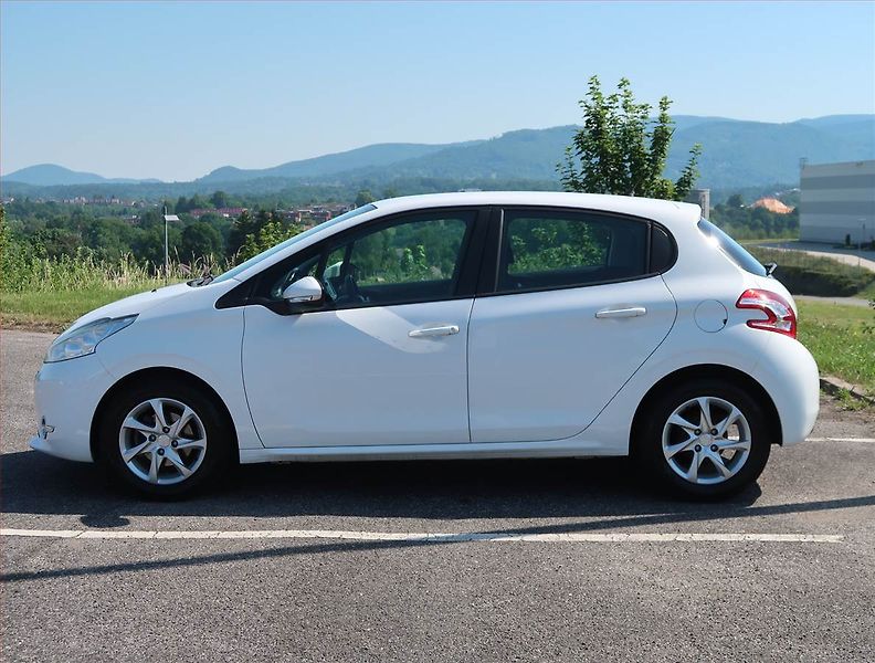 Peugeot 208 (2014) 1.0 VTi, Tempomat - fotka 3 z 15