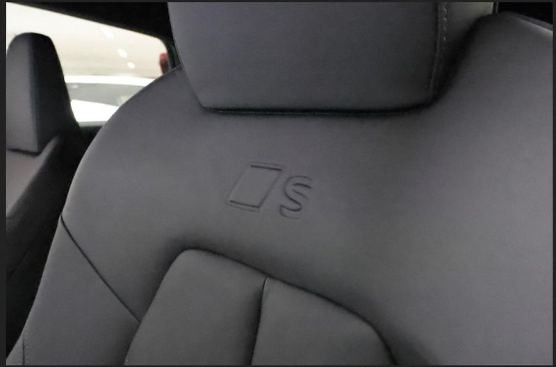 Audi A5 Avant e-hyb. S-line AWD Matrix - fotka 23 z 25