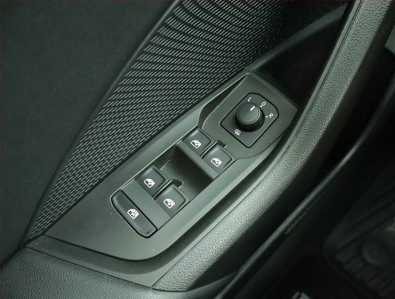 Škoda Octavia (2023) Ambition 2.0 TDI, ČR,1.maj - fotka 14 z 15