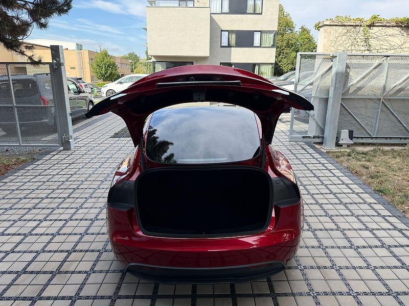 Tesla Model 3 Standart Range Premium - fotka 33 z 37