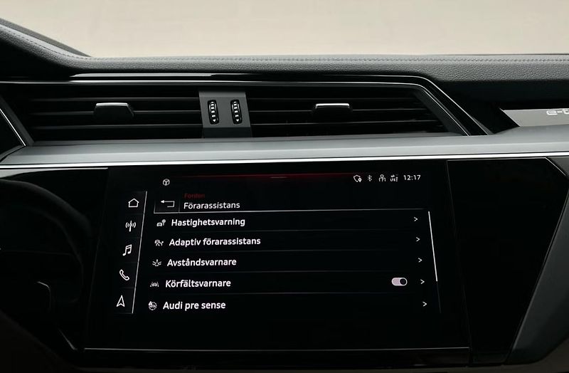 Audi Q8 e-tron 55 Quattro Kam. Bílý interiér - fotka 23 z 27